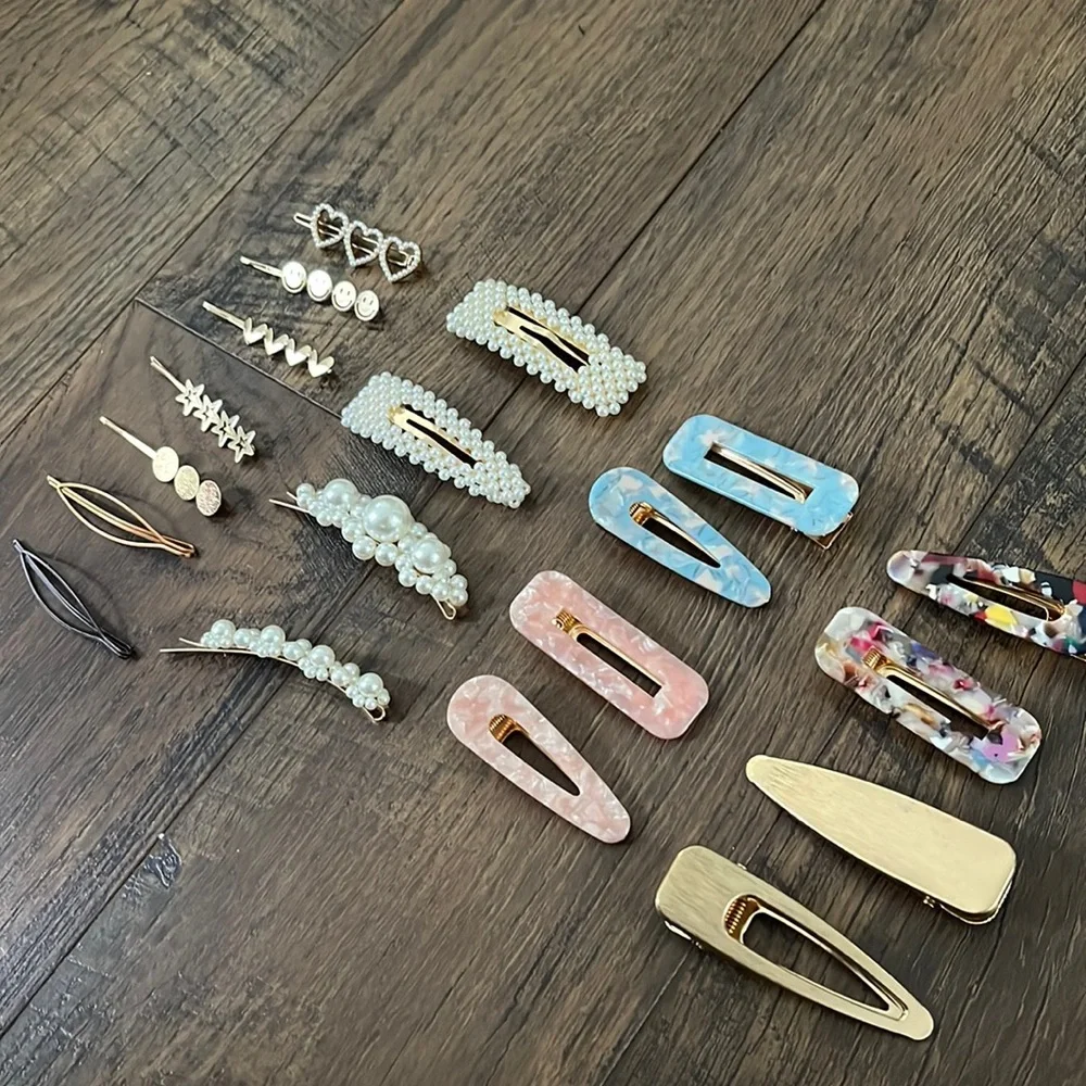 Hair Clips - Picture 1 of 3